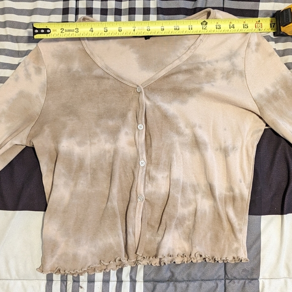 Tie dye tan cropped button up sweatshirt - Picture 5 of 6